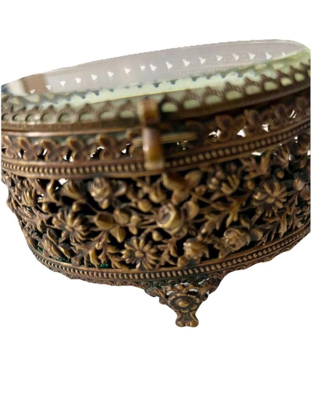 Vintage 1950s Hollywood Regency Ormolu Jewelry Box Trinket Box, Metal Filigree - Picture 6 of 9